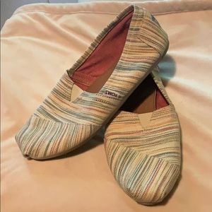 Toms slip on shoes